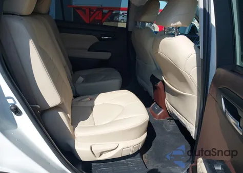 2020 Toyota Highlander Xle z USA, uszkodzony, nr VIN 5TDGZRAH8LS510711